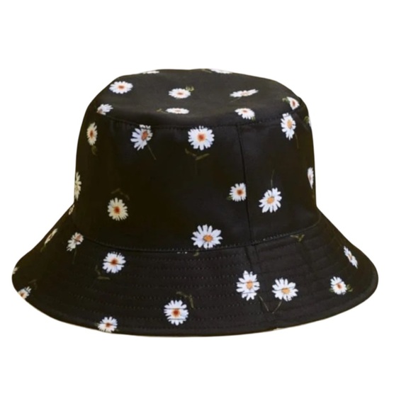Alice + Olivia Black White Daisy Print Duffel Bag FREE Matching Reversible Hat - Picture 8 of 9